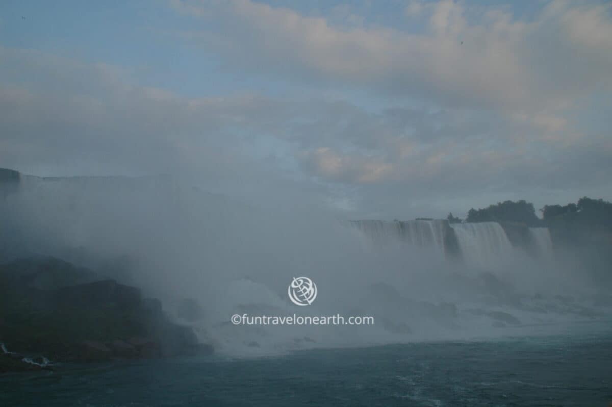 Hornblower Niagara Cruises,American Falls