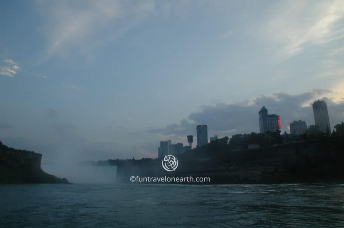 Hornblower Niagara Cruises,Horseshoe Falls