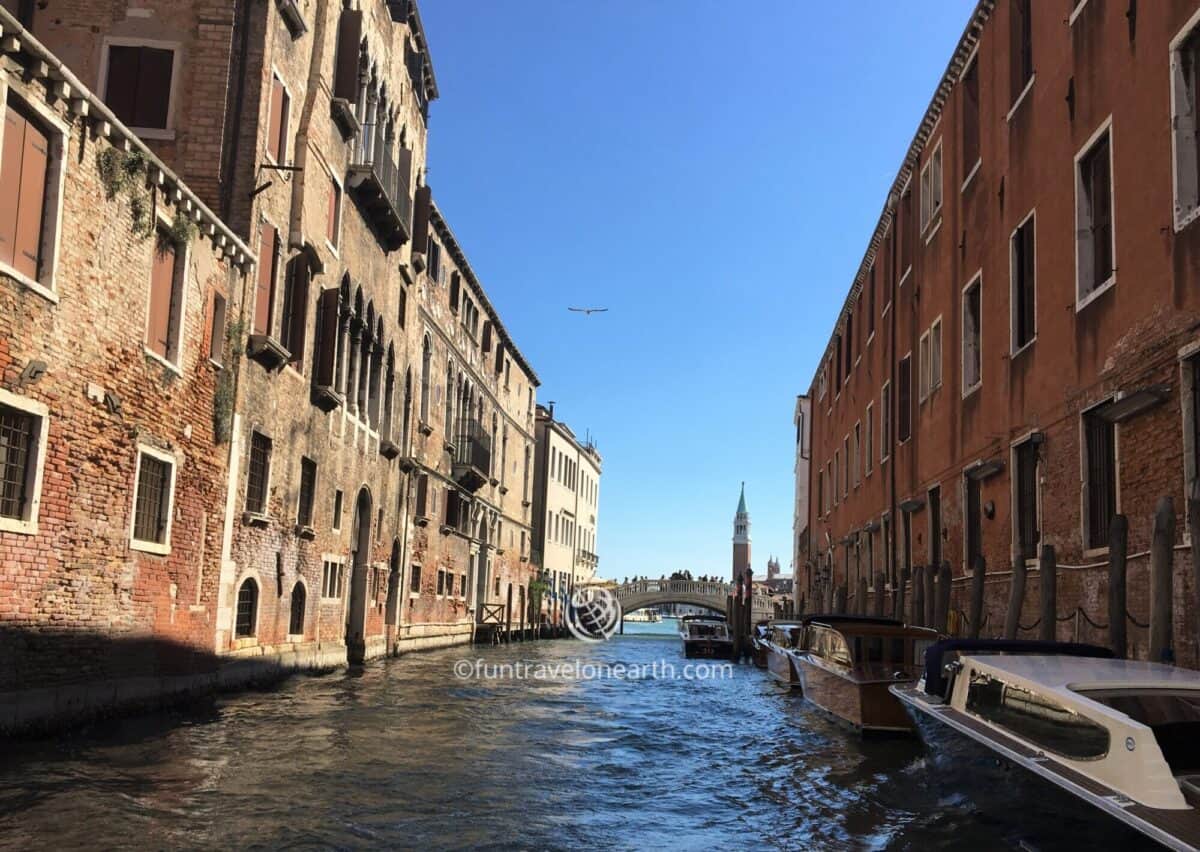 WATER TAXI,Venice