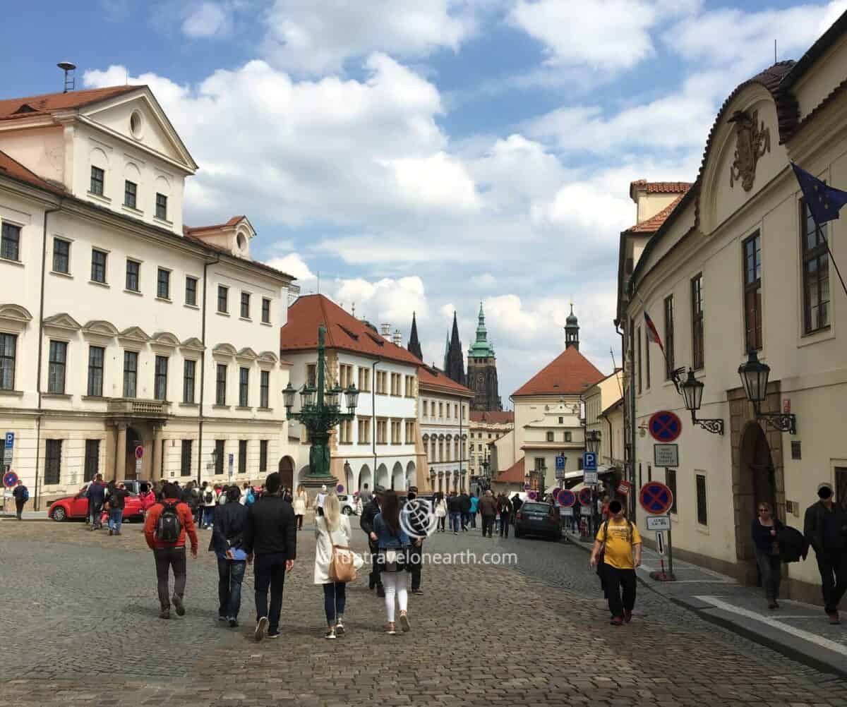 Hradcany Squareへの道 ,Prague