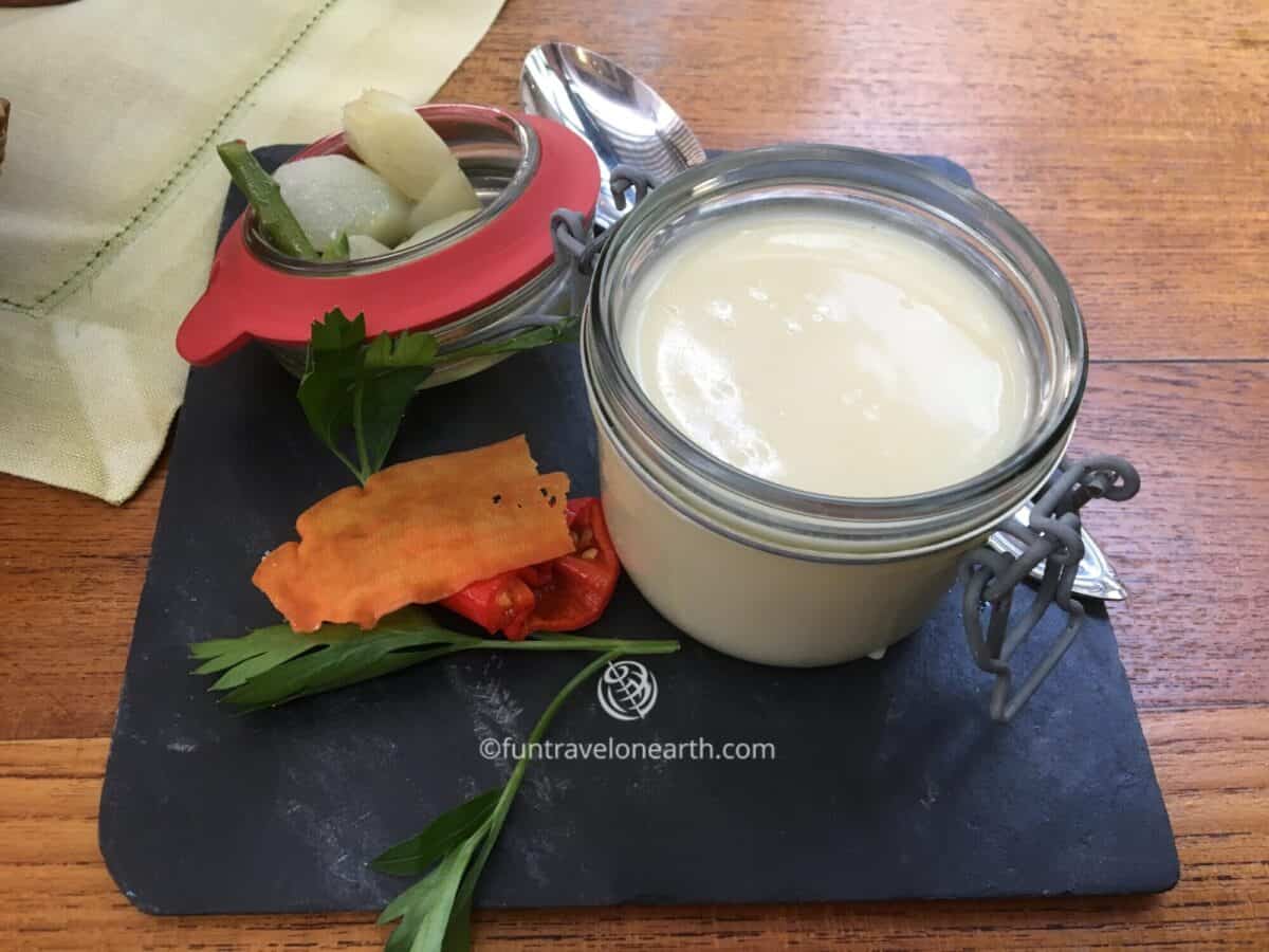 spargel suppe , Breuer's Rüdesheimer Schloss , Rüdesheim,Germany