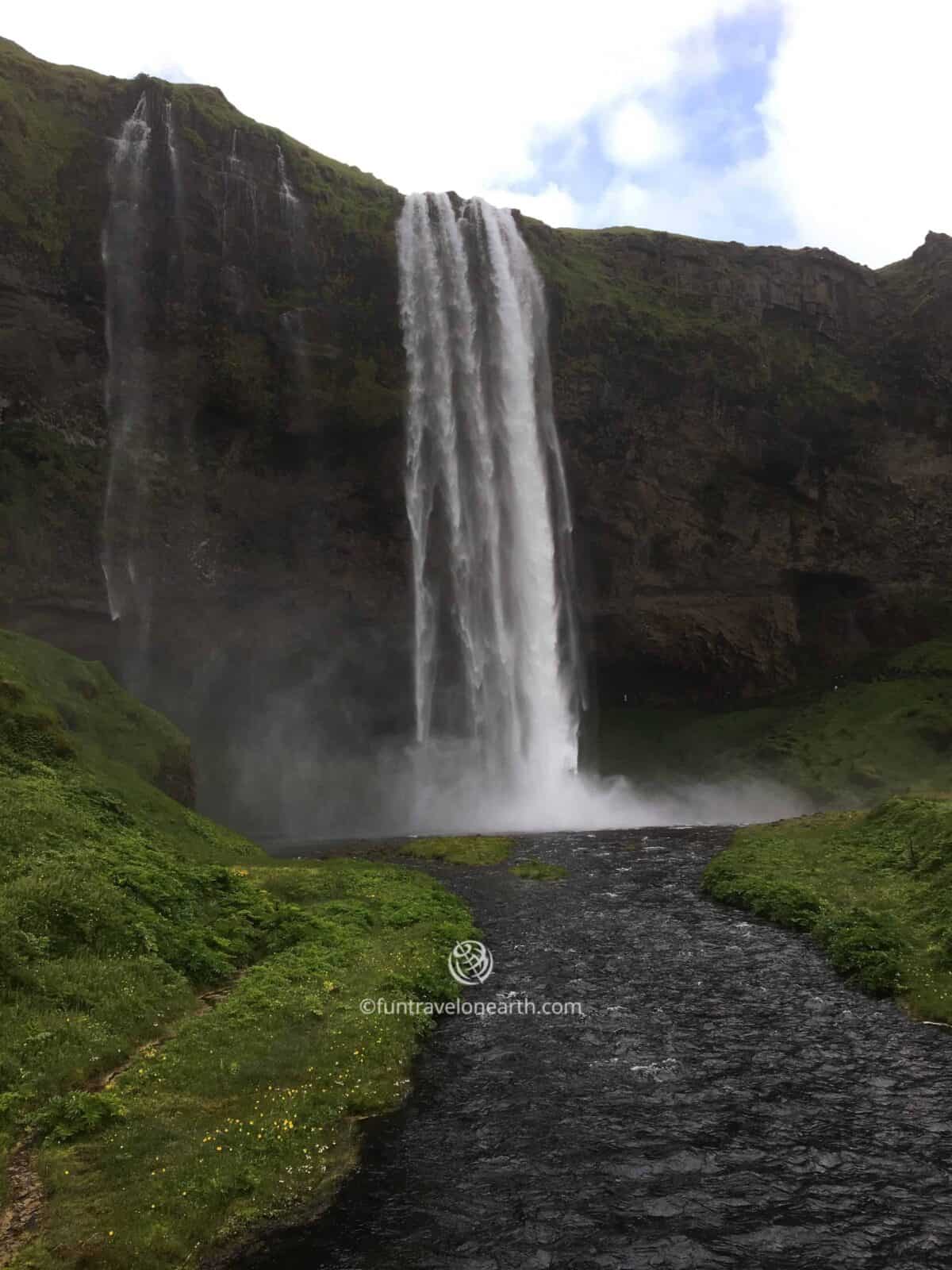 Seljalandsfoss,Iceland