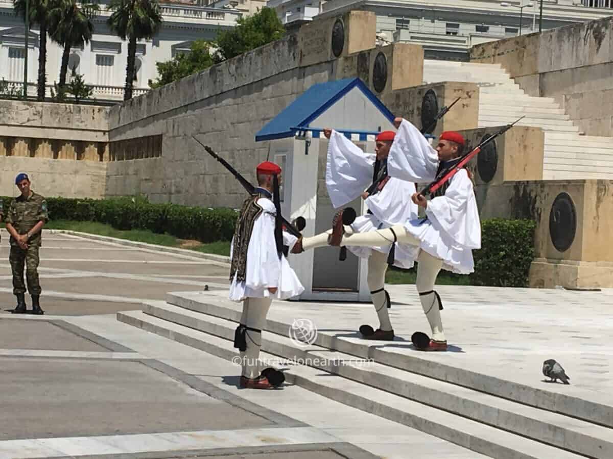 Tomb of the Unknown Soldier、守備兵の交代 , Athens