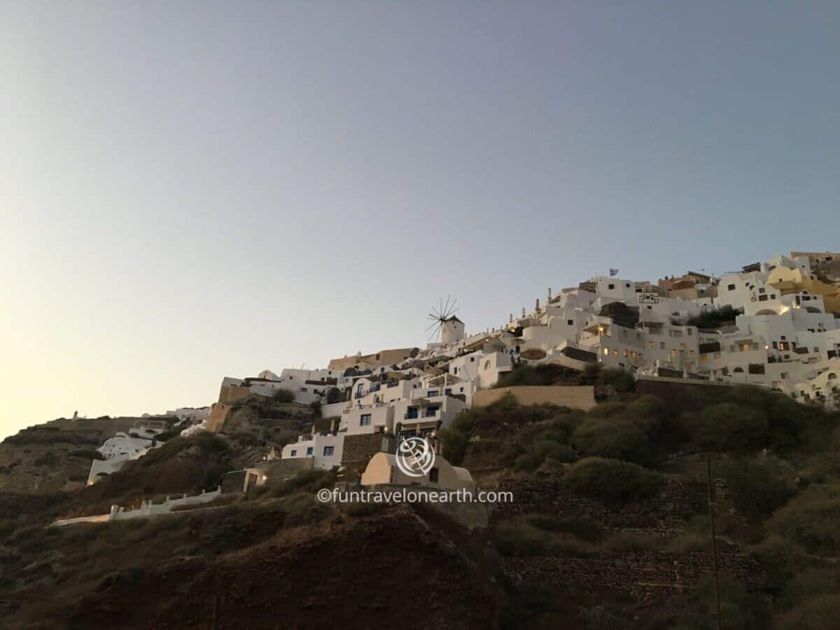 Oia , Santorini