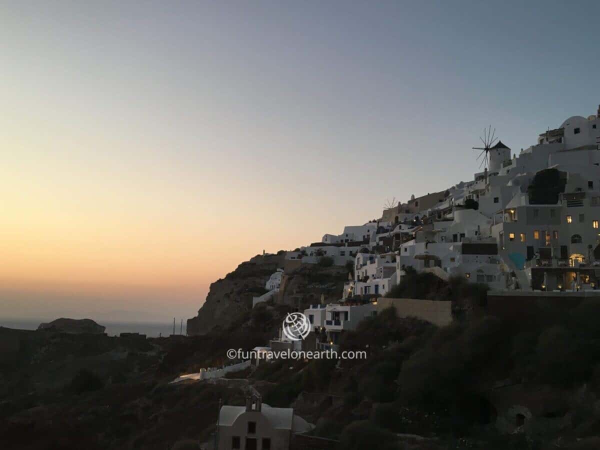 Oia , Santorini