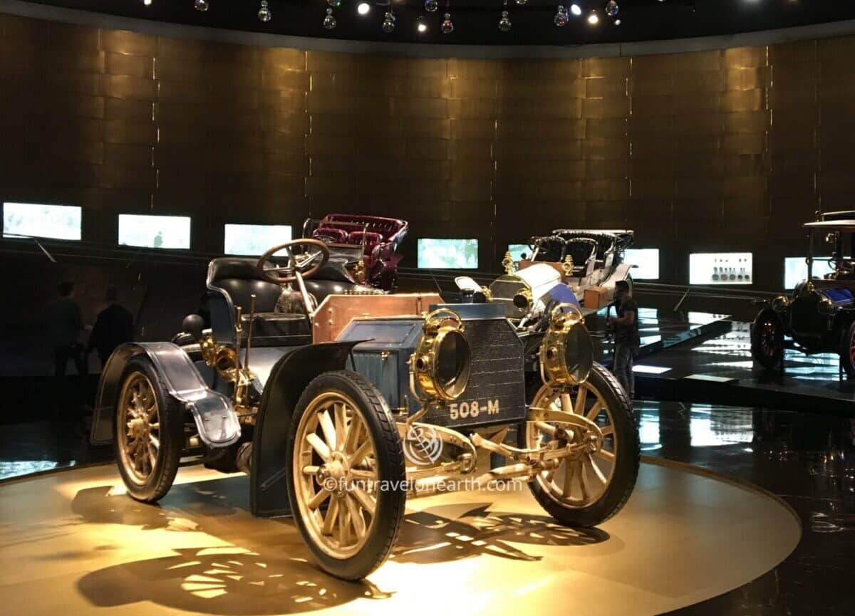 Mercedes-Benz Museum, Stuttgart