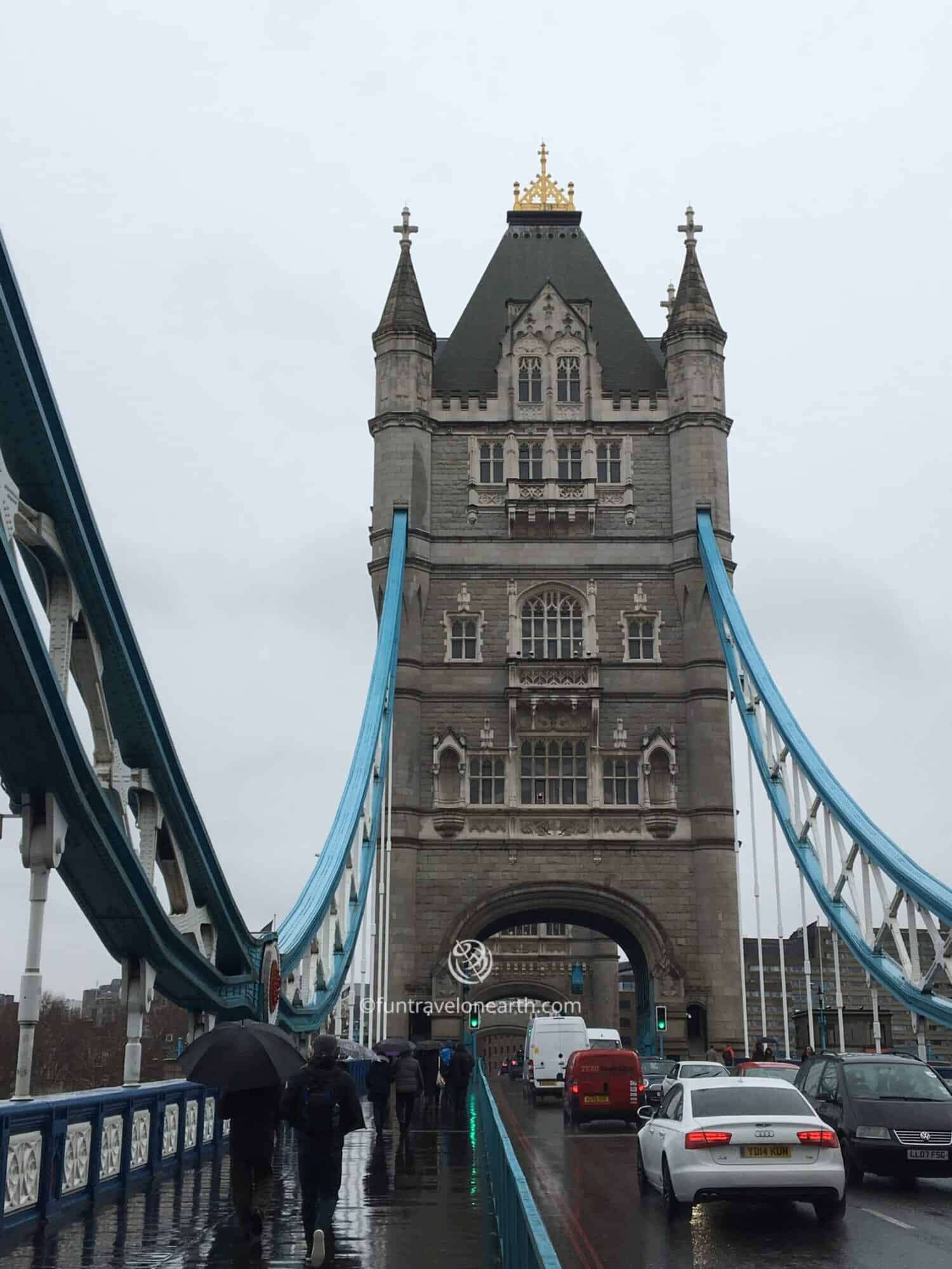 Tower Bridge , London