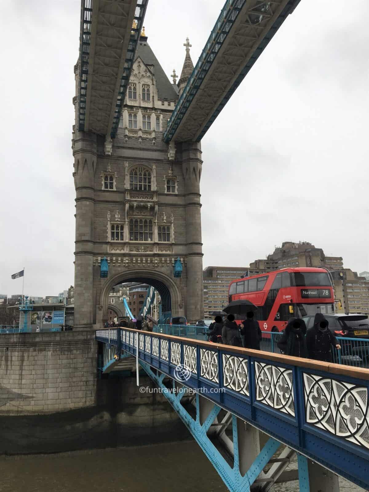 Tower Bridge , London