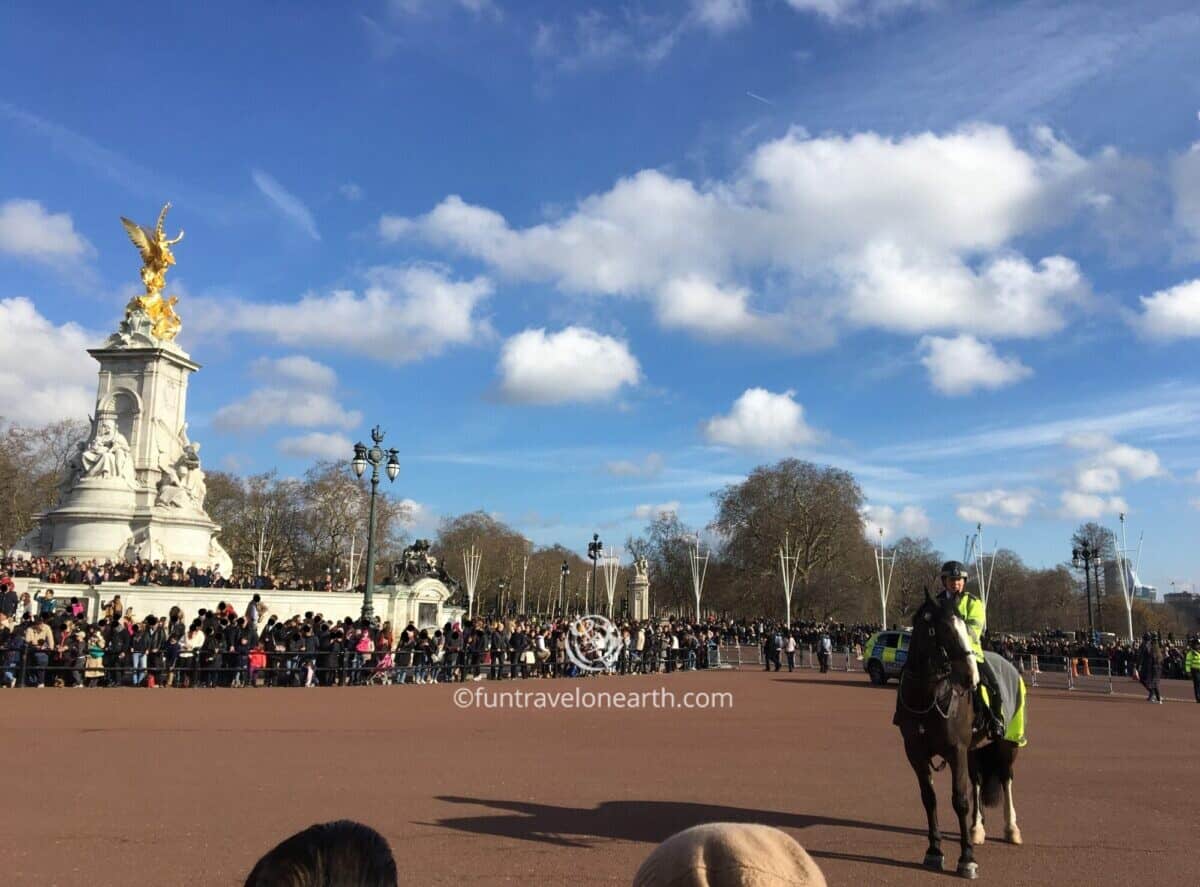 Victoria Memorial, Buckingham Palace