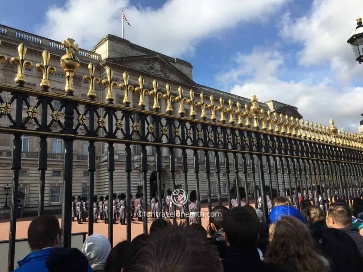 Changing the Guard , Buckingham Palace