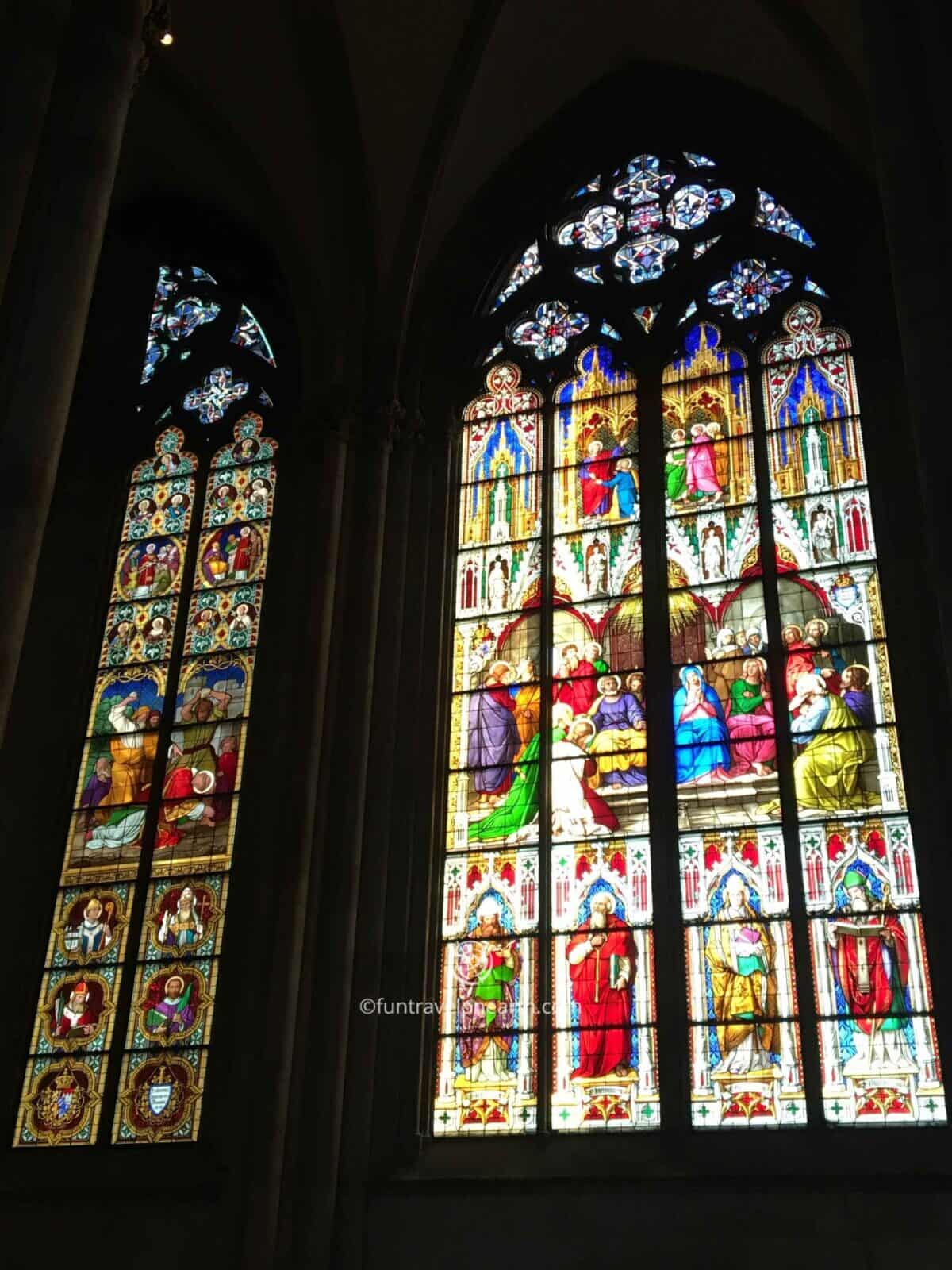 左「聖ステファノの殉教」,右「ペンテコステの窓」Cologne Cathedral, Köln, Germany