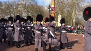 Changing the Guard , Buckingham Palace
