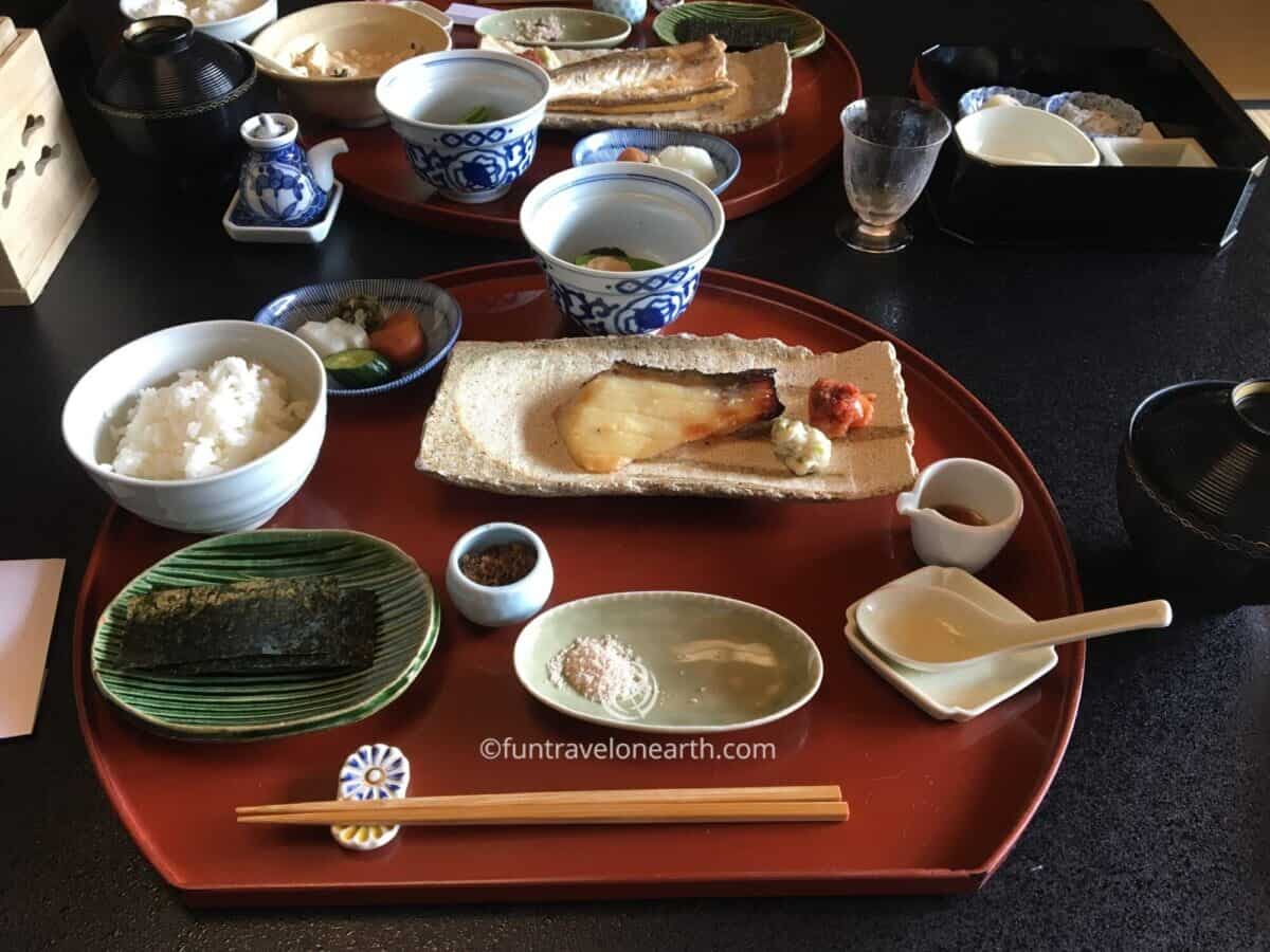 朝食 , 強羅花壇 , 展望檜風呂付貴賓室「夕顔」 , Kanagawa, Japan