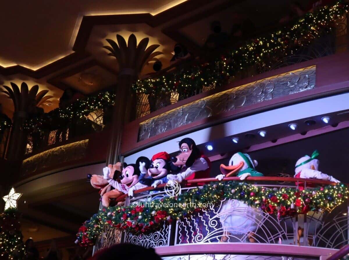 SANTA'S WINTER WONDERLAND BALL, Disney Dream, Disney CRUISE LINE