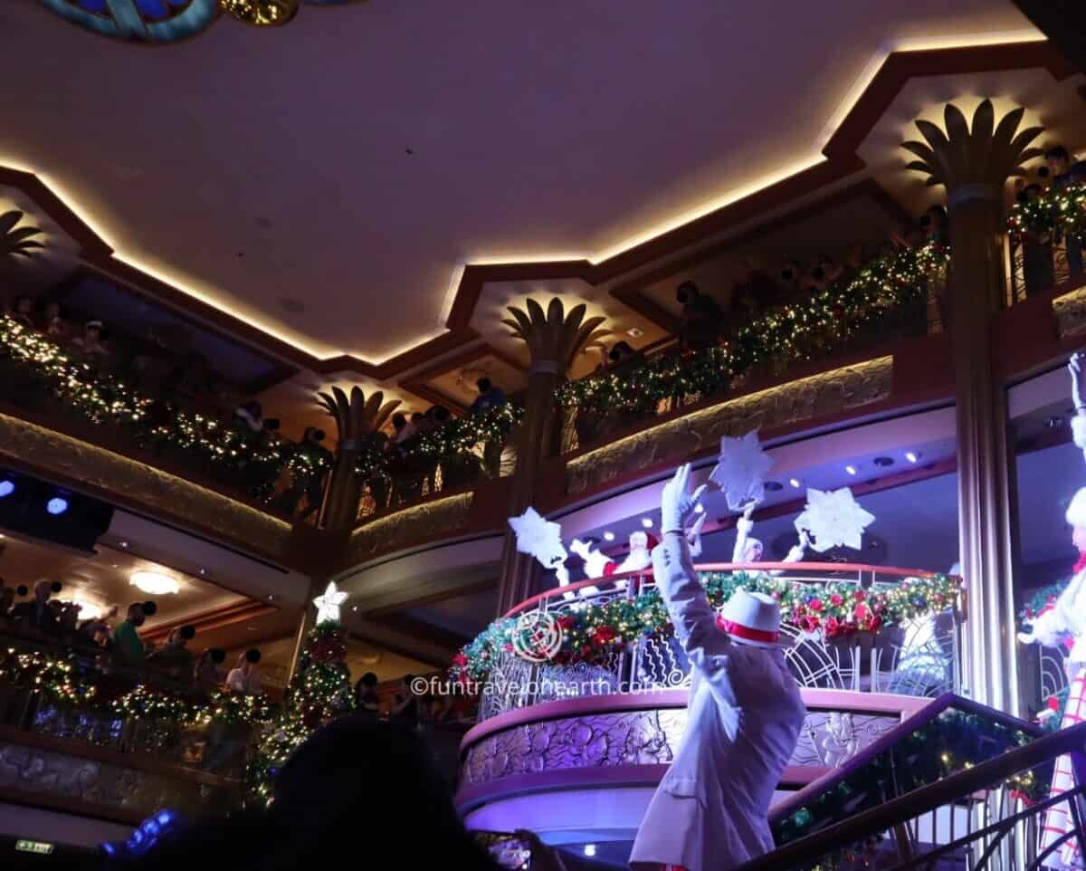 SANTA'S WINTER WONDERLAND BALL, Disney Dream, Disney CRUISE LINE