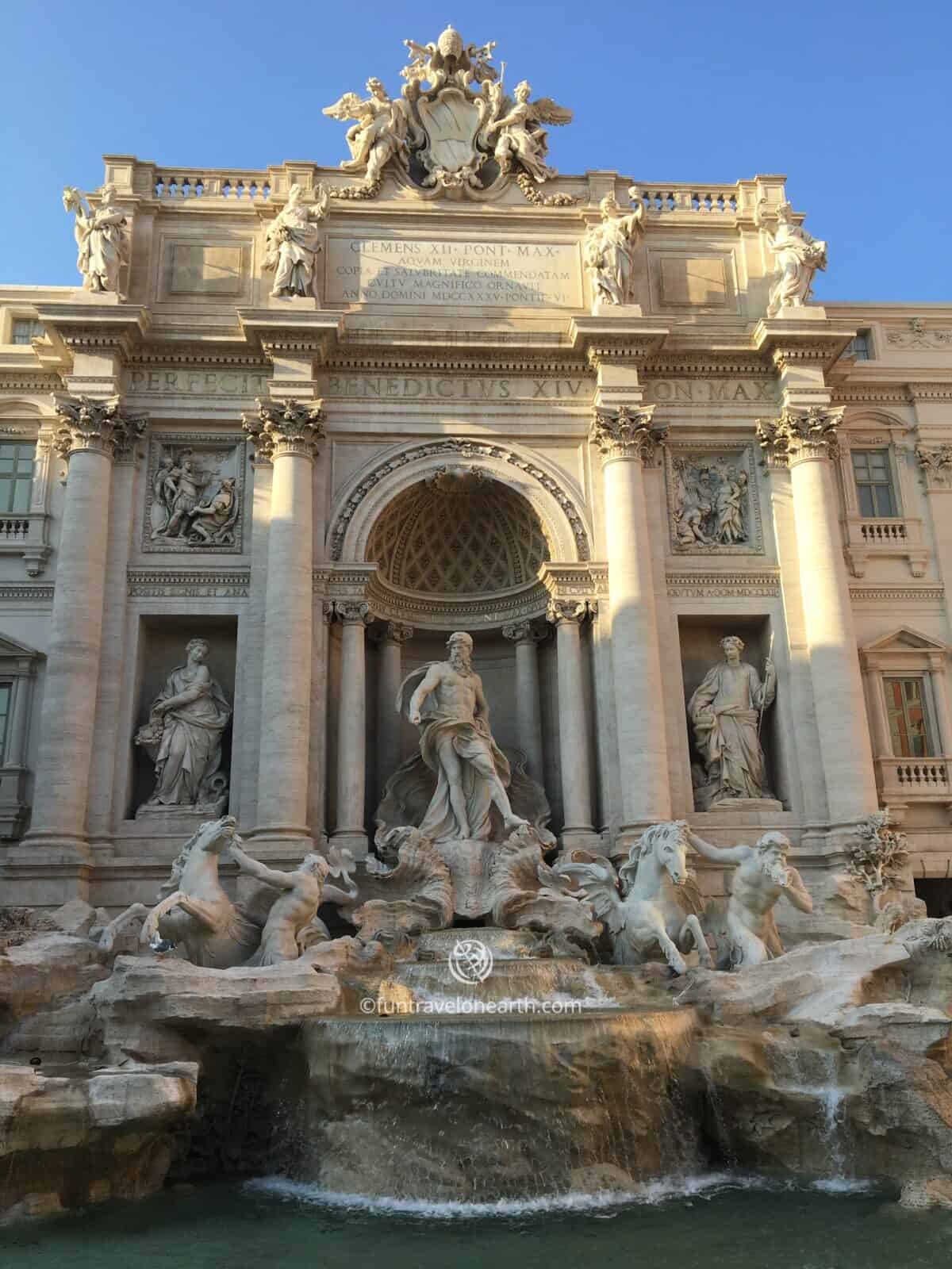 Trevi Foutain, Roma, Italy