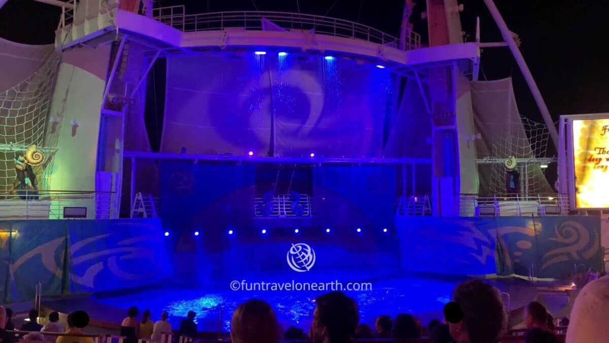 Allure of the Seas,AQUA THEATER