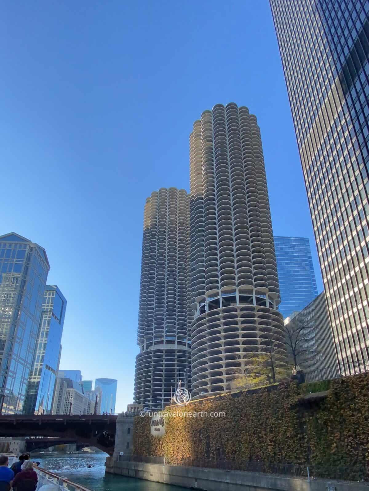 Chicago Architecture Foundation Center River Cruise aboard Chicago's First Lady