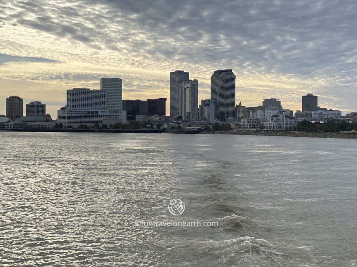 NEW ORLEANS STEAMBOAT CRUISES
