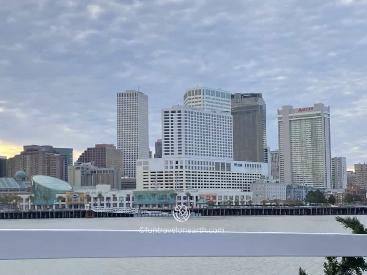 NEW ORLEANS STEAMBOAT CRUISES