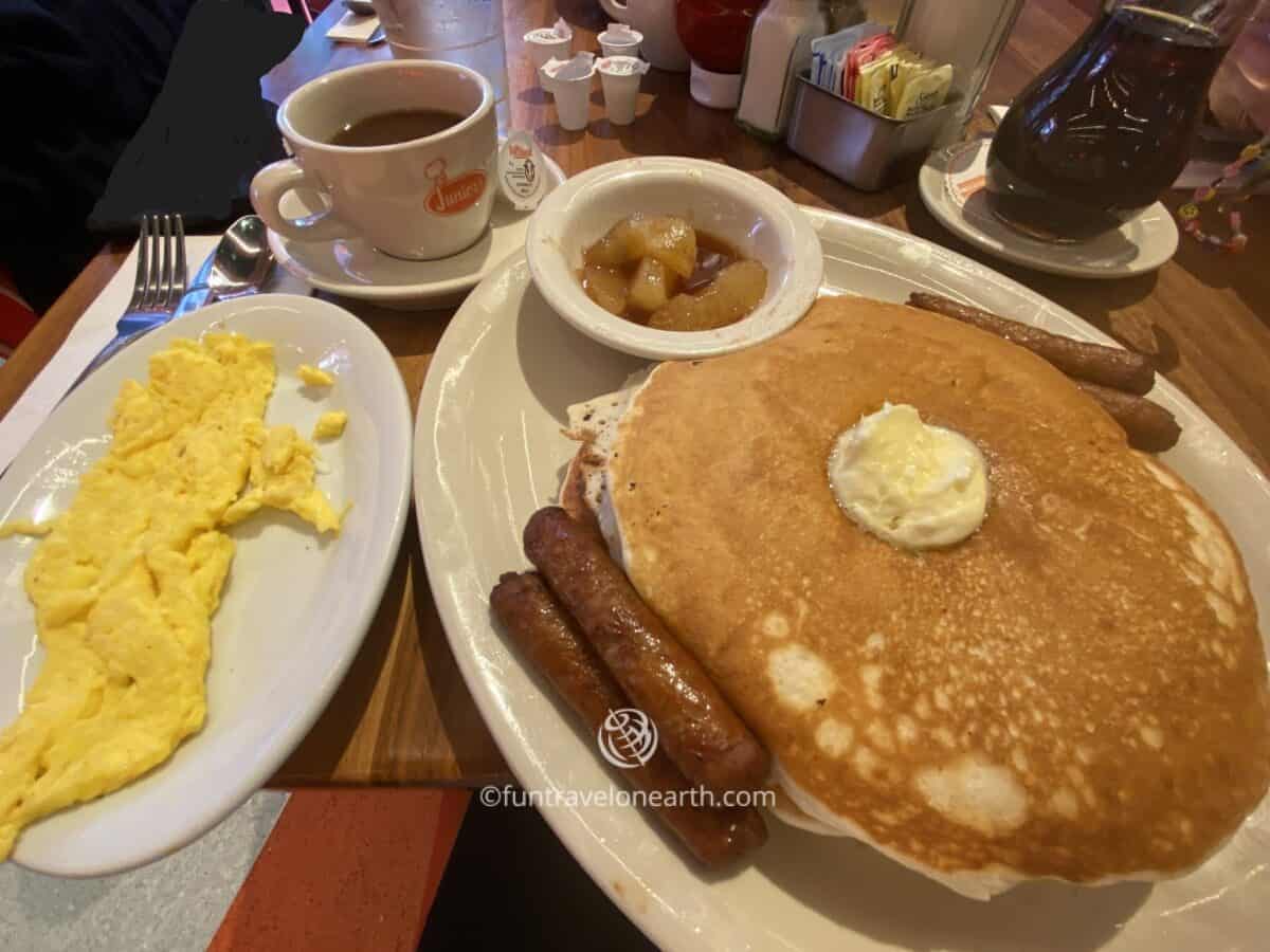 Junior's Restaurant and Bakery, New York