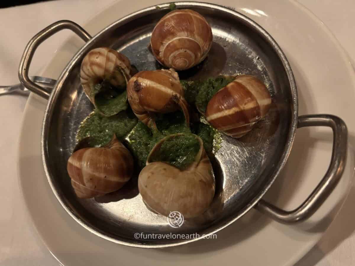 L'Escargot, French restaurant, Paris