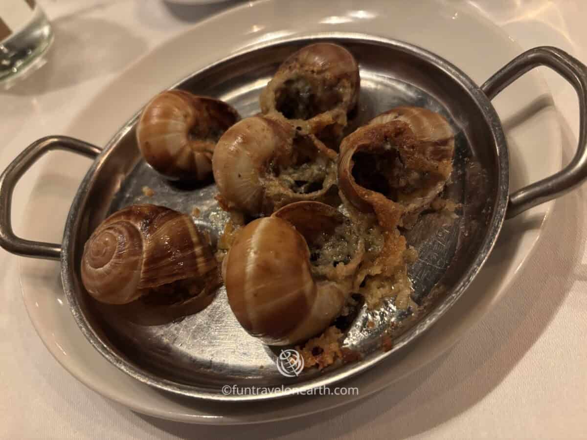 L'Escargot, French restaurant, Paris