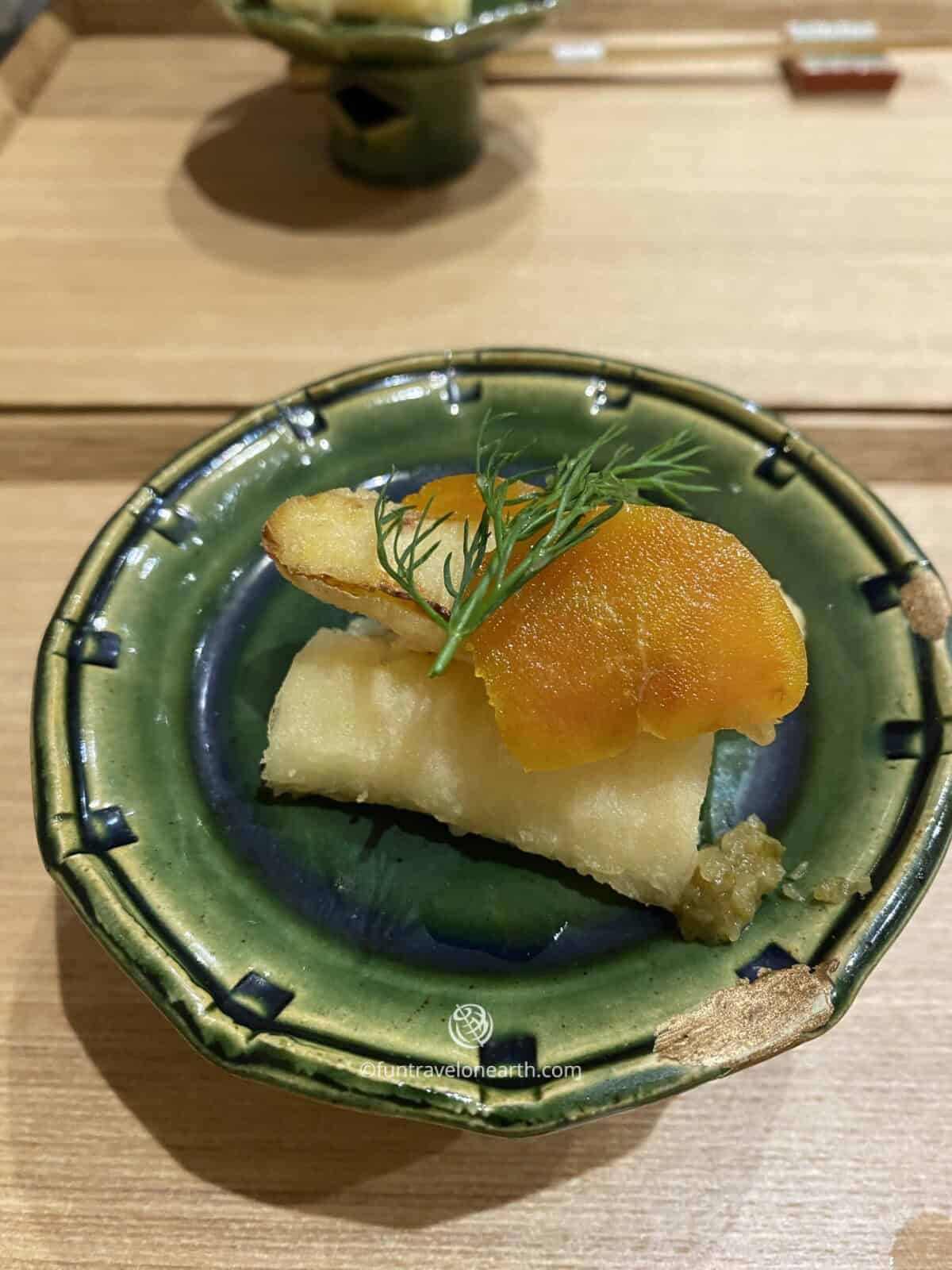 Komatsubaki Paris