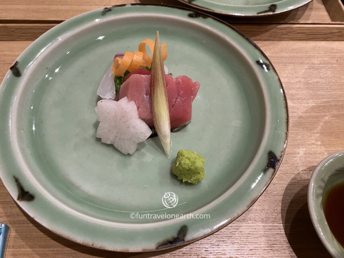 Komatsubaki Paris