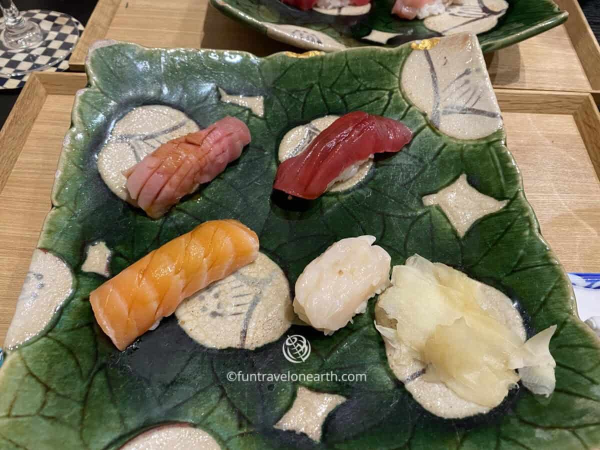 Komatsubaki Paris