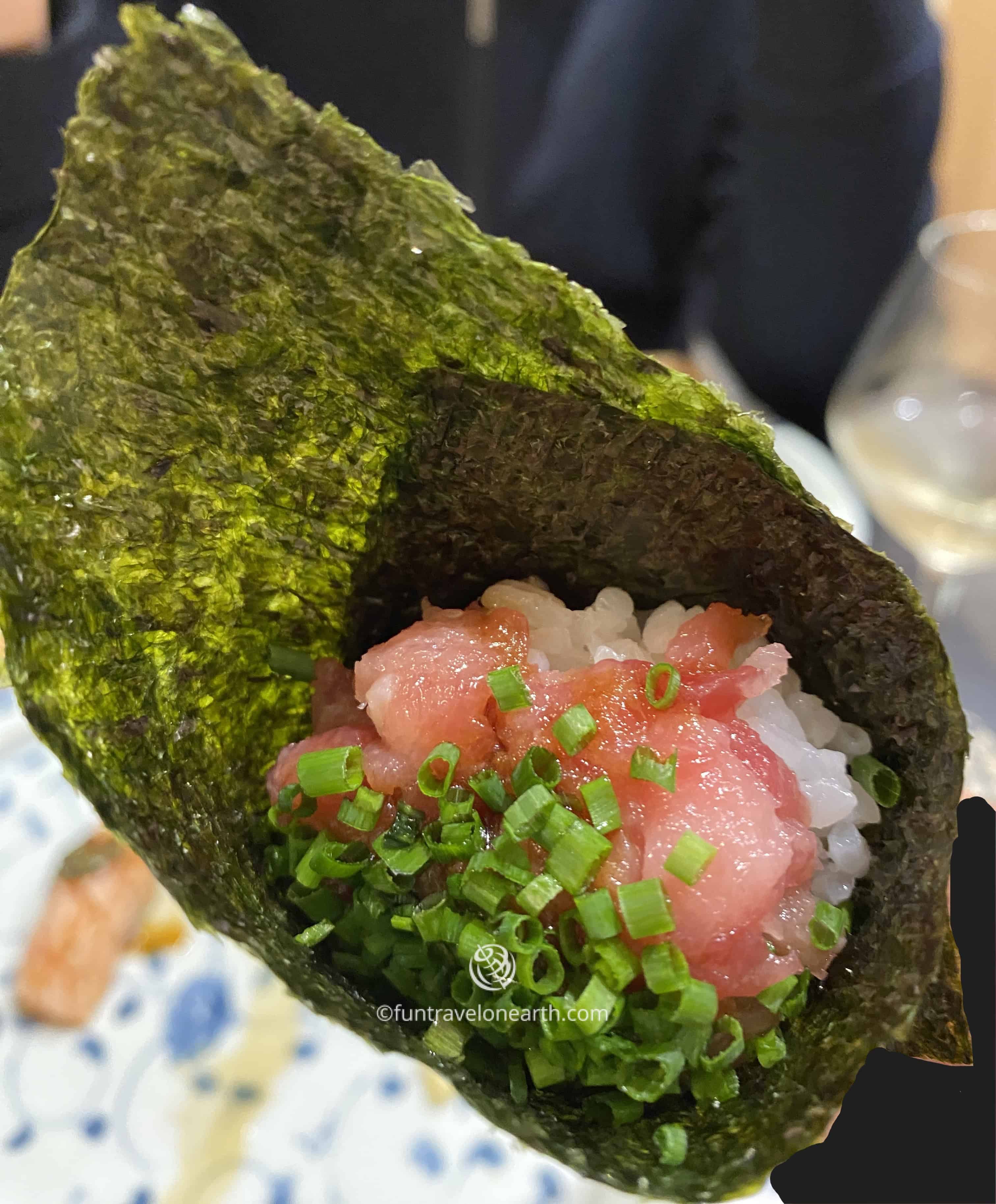 Komatsubaki Paris