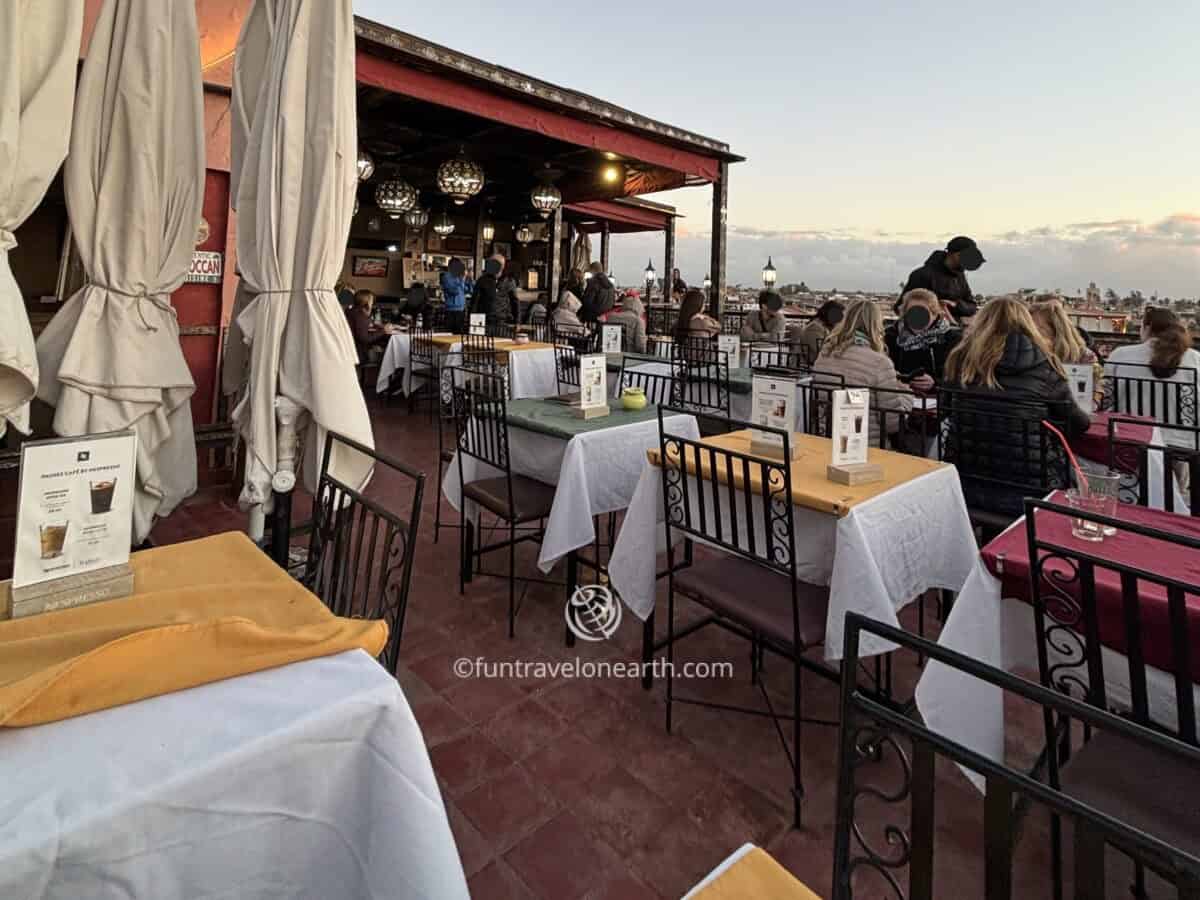 Jemaa el-Fnaa, la place cafe-restaurant, Marrakesh, Morocco