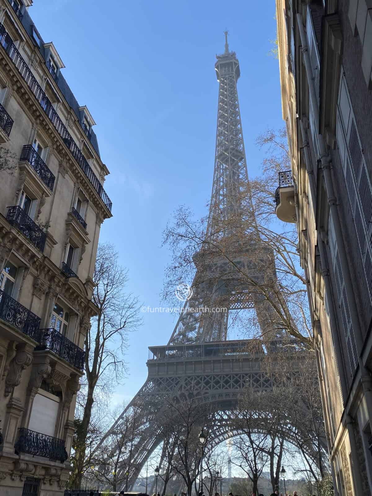 Eiffel Tower, Rue de l‘universite