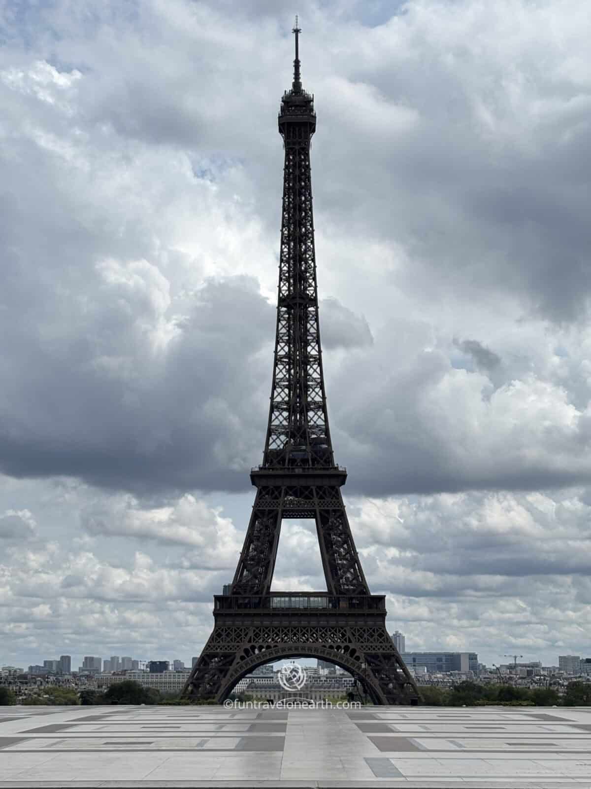 Eiffel Tower, Parvis Droits de l'Homme