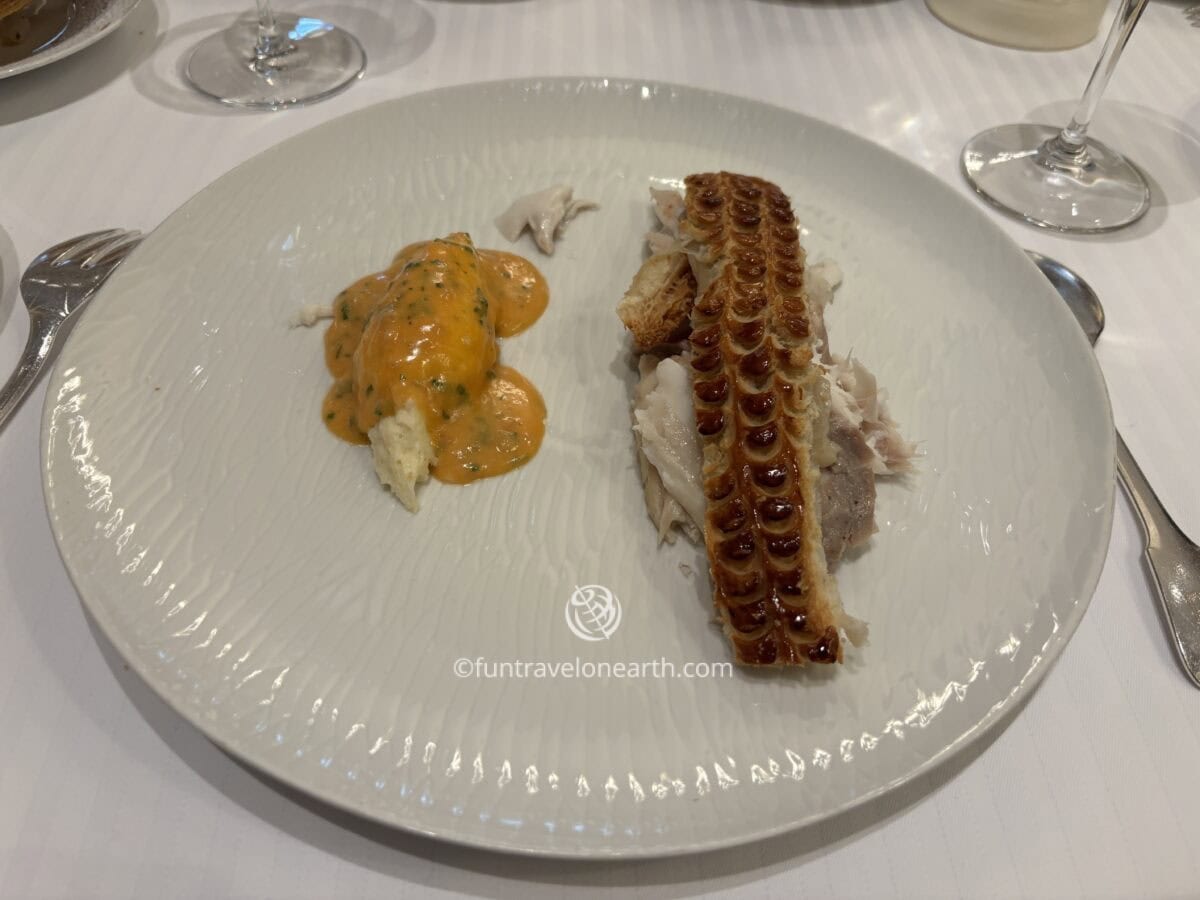 Loup en croûte, Restaurant Paul Bocuse, Lyon, France