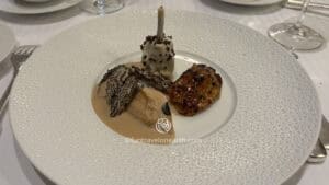 La Volaille de Bresse en vessie « Mère Fillioux », Restaurant Paul Bocuse, Lyon, France