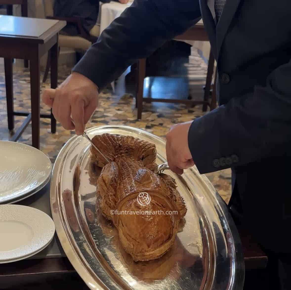 Loup en croûte, Restaurant Paul Bocuse, Lyon, France
