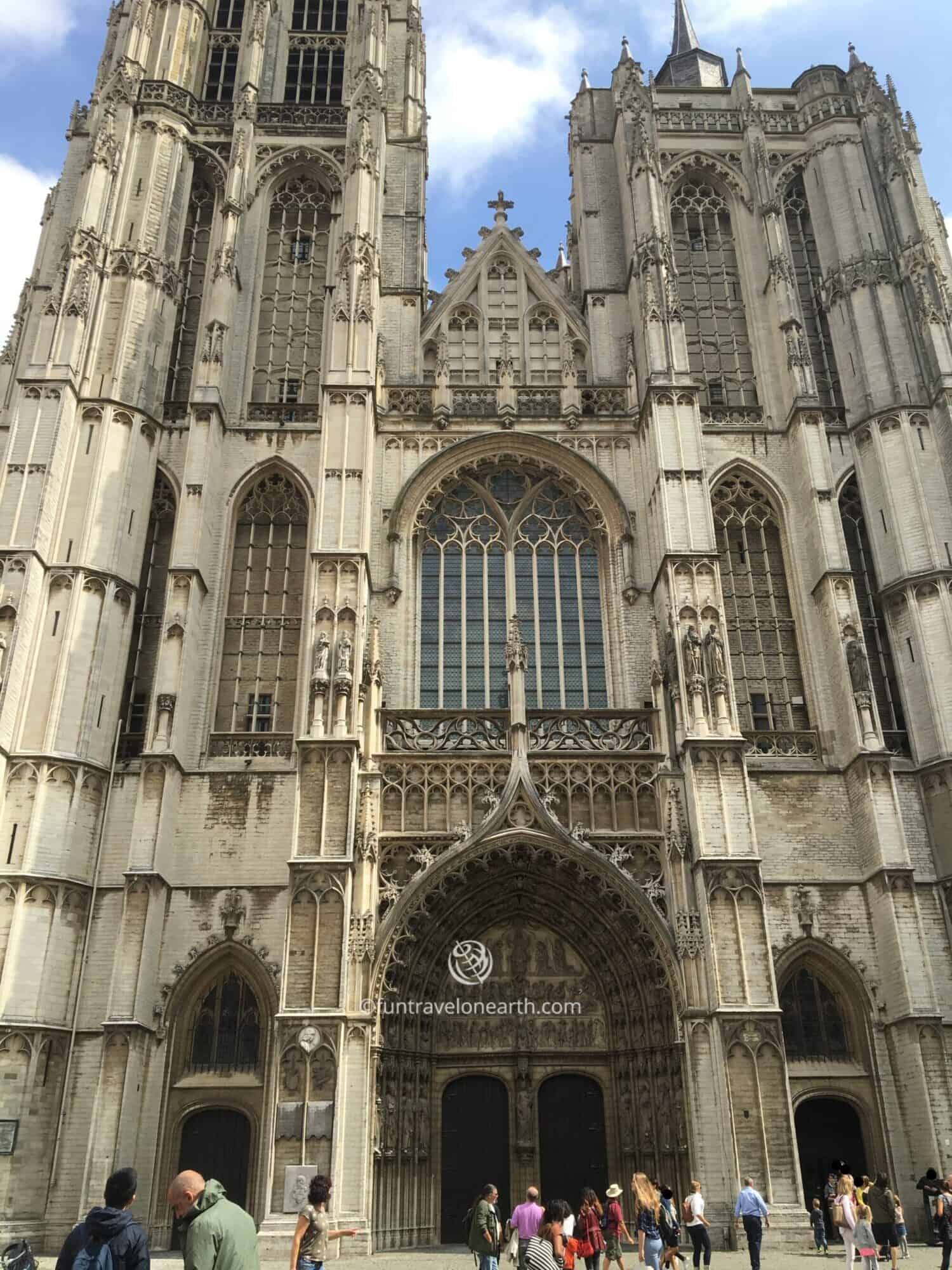 Antwerp観光の見どころ 聖母大聖堂 アントワープ市庁舎 アントワープ中央駅 Fun Travel On Earth